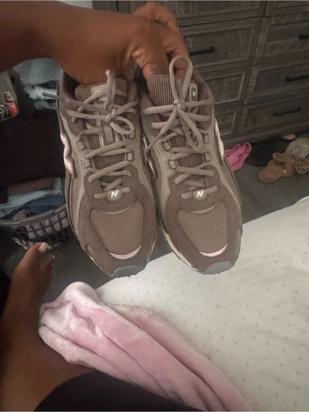New Balance Women's Brown and Pink Athletic Sneakers